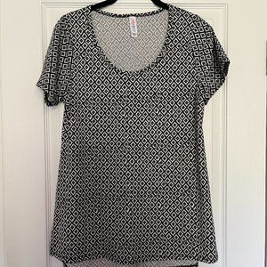 PRE-OWNED LuLaRoe CLASSIC T-shirt Tee Blouse Black Diamond Top Women's X-SMALL